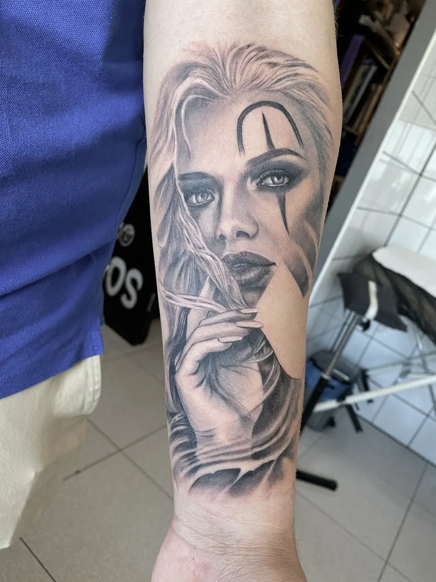 Tatuaje chicano en realismo